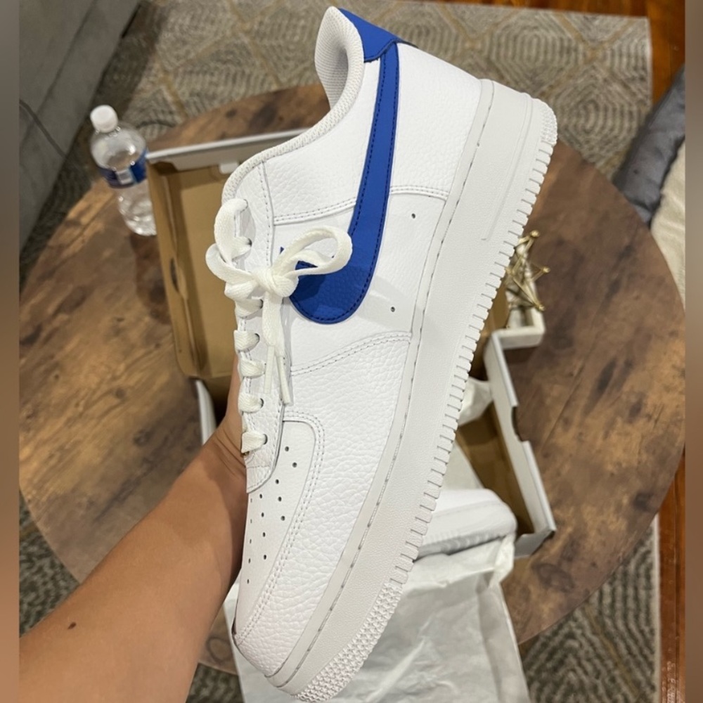 Nike Airforce Mens Size 11 White and Blue New